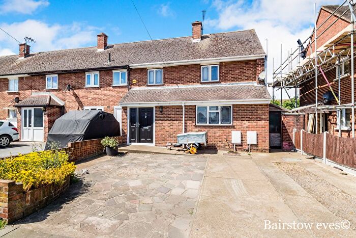 3 Bedroom Property To Rent In Fairway, Grays, RM16