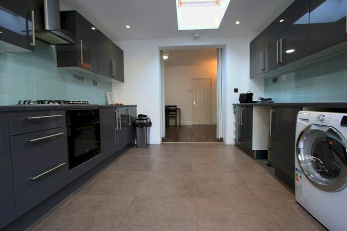 4 Bedroom Terraced House To Rent In Kenlor Road, Tooting, Wandsworth, SW17