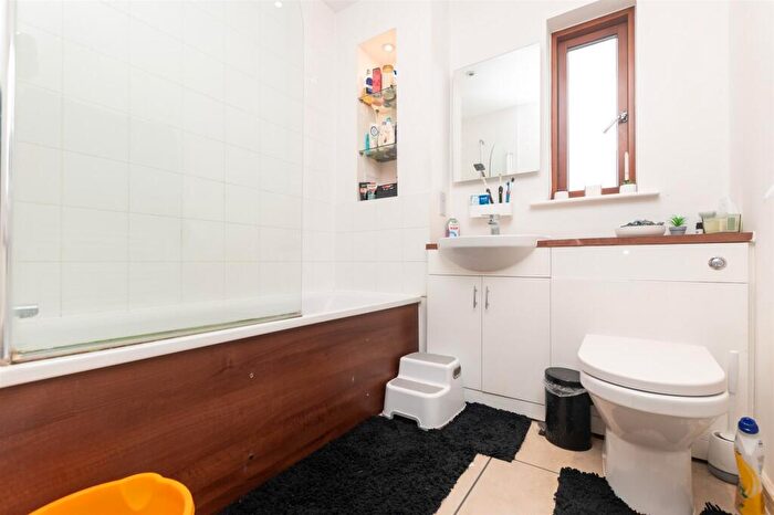 3 Bedroom Terraced House For Sale In Ferguson Avenue, Gravesend, Kent, DA12