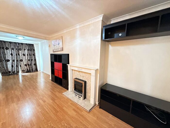 3 Bedroom Semi-detached House To Rent In Bec Close, Ruislip, Greater London, HA4