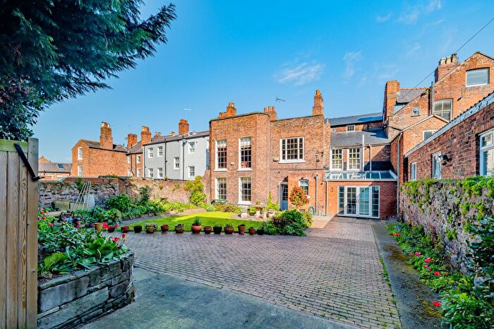 6 Bedroom Terraced House For Sale In King Street, Chester, Cheshire, CH1