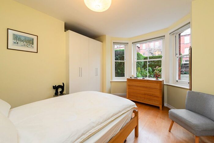 2 Bedroom Flat For Sale In Goldhurst Terrace, South Hampstead, NW6