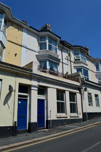 Flat To Rent In Carlton Terrace, Eldad Hill, Stonehouse, PL1