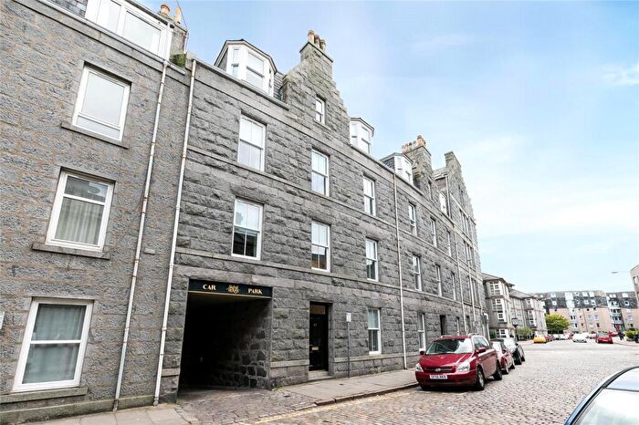 2 Bedroom Flat To Rent In Baker Street, Aberdeen, AB25