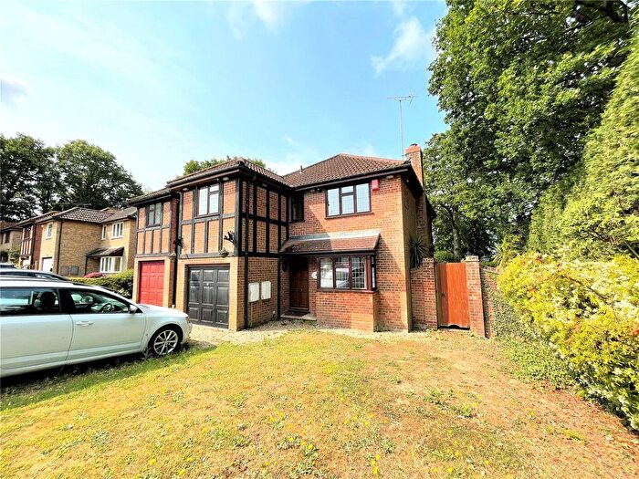 4 Bedroom Country House For Sale In Tudor Close, Alderholt, Fordingbridge, Dorset, SP6