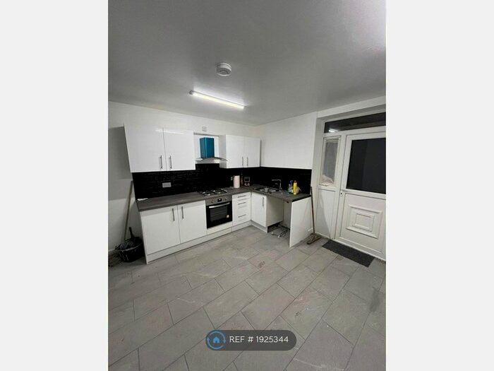 3 Bedroom Terraced House To Rent In Eustace Street, Bolton, BL3