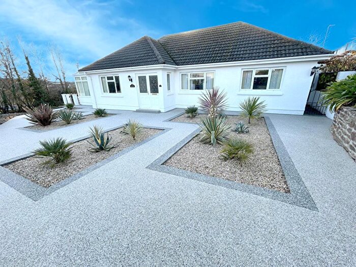 4 Bedroom Detached Bungalow For Sale In Parc Eglos, Helston, TR13