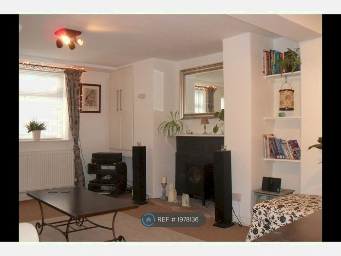 1 Bedroom Flat To Rent In Laurel Bank, Leeds, LS7