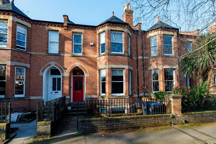 4 Bedroom Terraced House For Sale In Gaveston Road, Leamington Spa, CV32