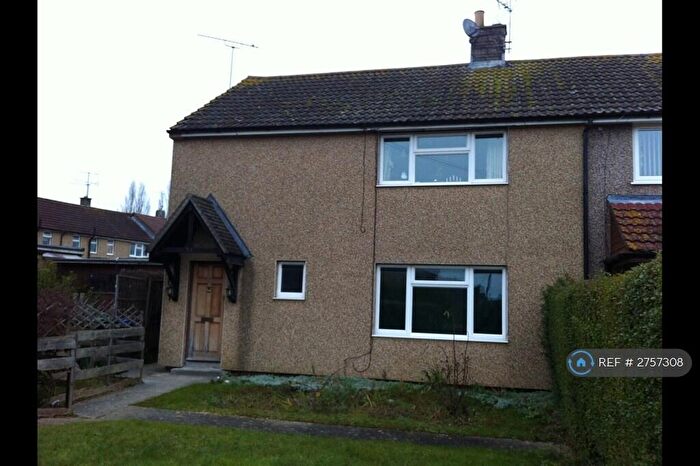 1 Bedroom Flat To Rent In Lamberts, Chippenham, SN14