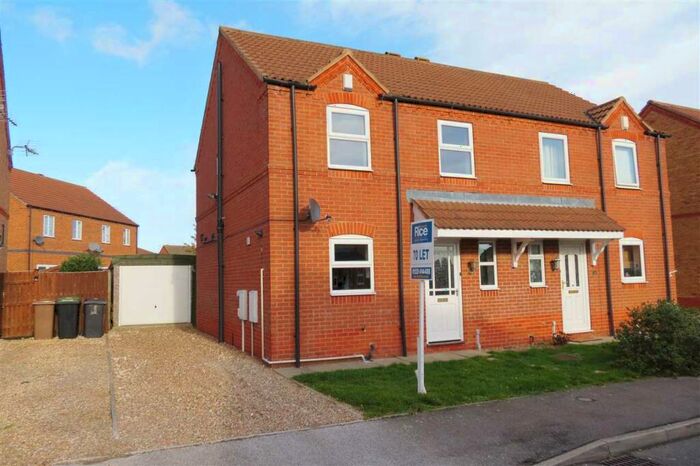 3 Bedroom Semi-Detached House To Rent In Curlew Way, Sleaford, NG34