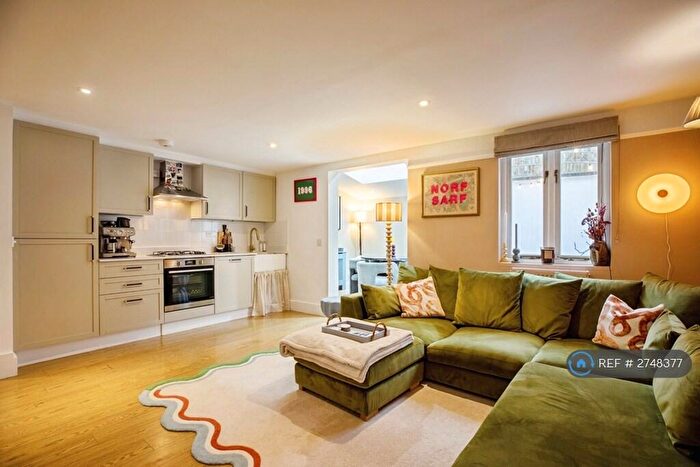 1 Bedroom Flat To Rent In Battersea High Street, London, SW11