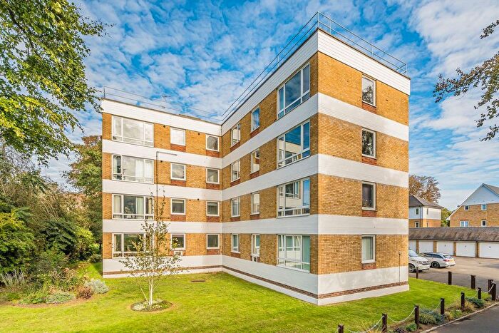 1 Bedroom Flat For Sale In Manor Road, Teddington, TW11