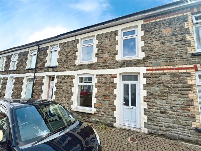 3 Bedroom House To Rent In West Street, Pontypridd, CF37