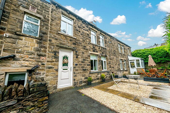3 Bedroom Terraced House For Sale In Cumberworth Road, Skelmanthorpe, HD8