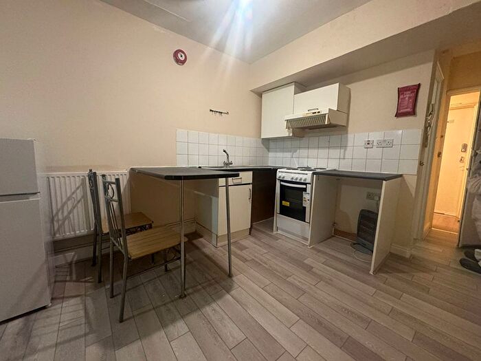 1 Bedroom Flat To Rent In Walworth Road, London, SE1