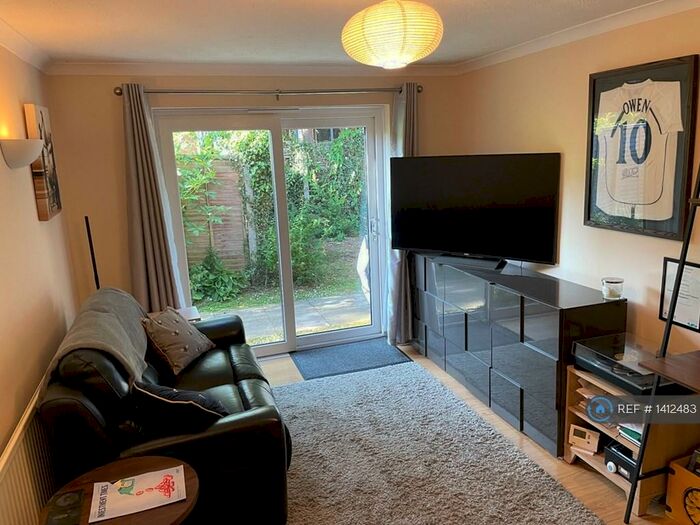 1 Bedroom Flat To Rent In Holme Place, Hemel Hempstead, HP2