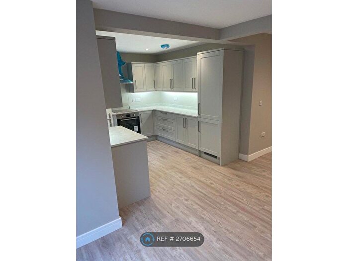 2 Bedroom Bungalow To Rent In Chamberlain Grove, Fareham, PO14