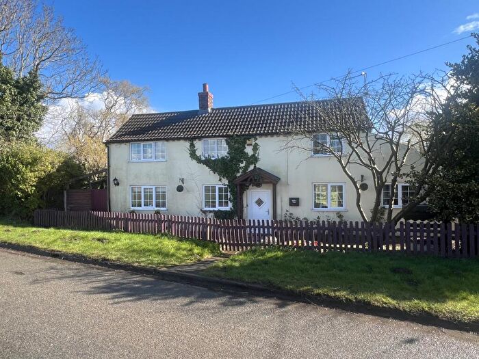 3 Bedroom Cottage For Sale In Eagle Moor, Eagle, LN6