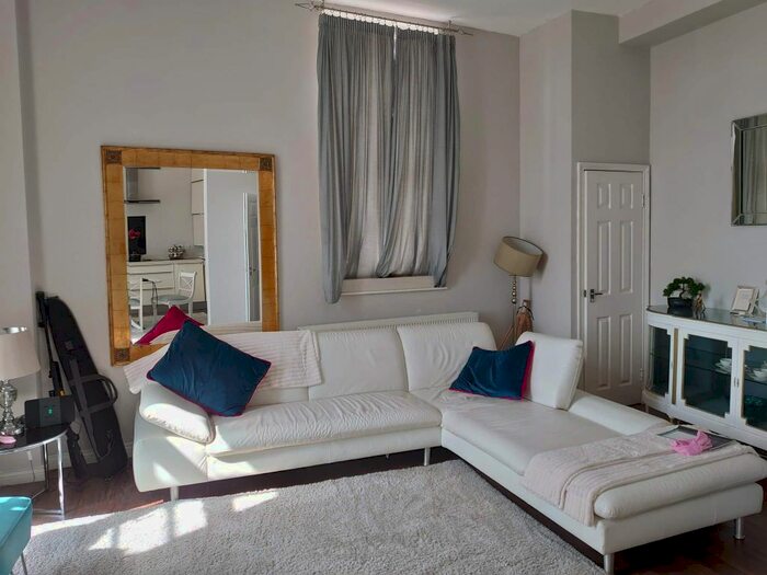 2 Bedroom Flat To Rent In South Quay, Great Yarmouth, Norfolk, NR30