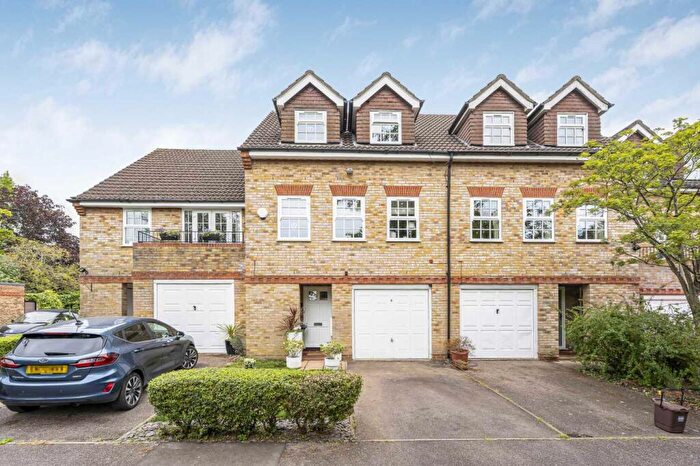 4 Bedroom Semi-Detached House For Sale In Lichfield Close, Cockfosters, EN4