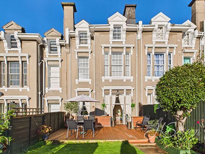 8 Bedroom Town House For Sale In Old Torwood Road, Torquay, TQ1