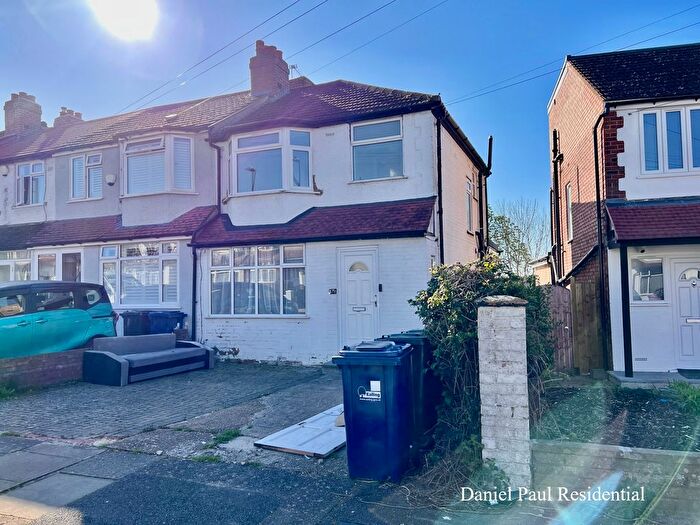 3 Bedroom End Of Terrace House For Sale In Conway Crescent, Perivale, UB6
