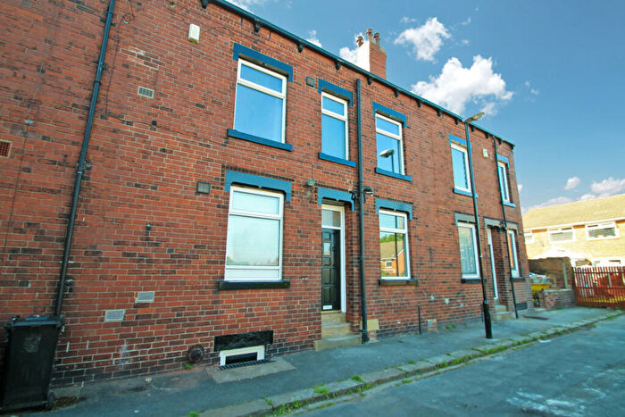 4 Bedroom Terraced House To Rent In Hayleigh Terrace, Bramley, Leeds, LS13