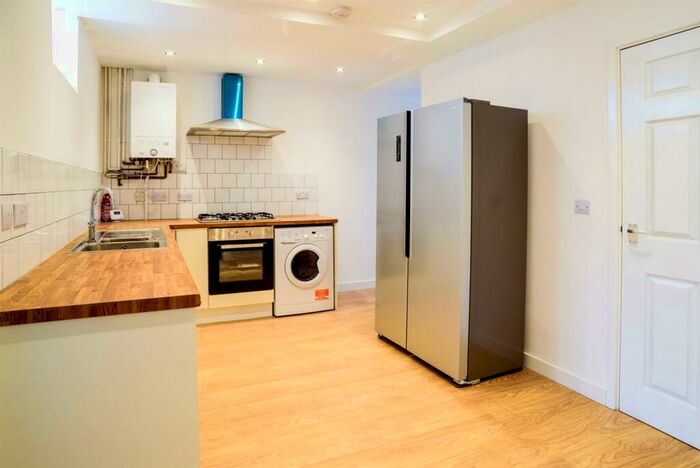 8 Bedroom Semi-Detached House To Rent In **£pppw Excl Bills** Queens Road East, Beeston, NG9