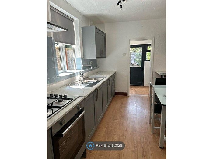 5 Bedroom Terraced House To Rent In Coleman Road, London, SE5