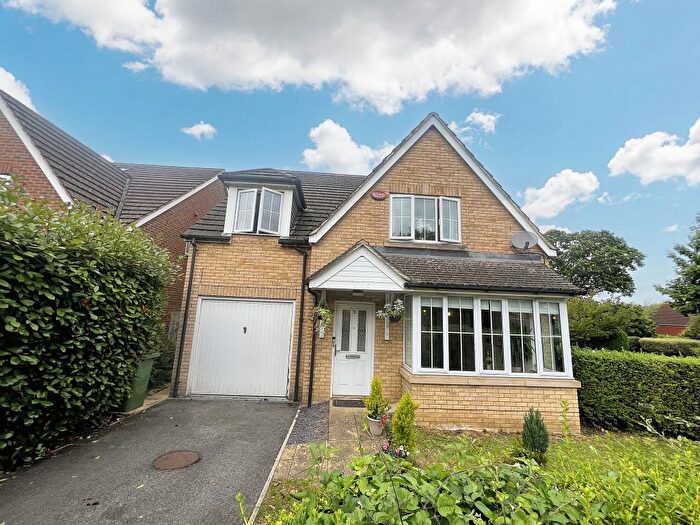 4 Bedroom Flat To Rent In Vancouver Close, Orpington, BR6