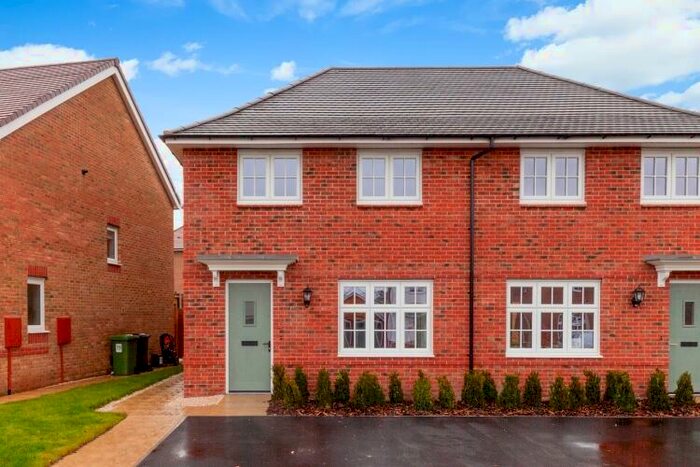 3 Bedroom Semi-Detached House To Rent In Mitchell Way, Milton, OX13