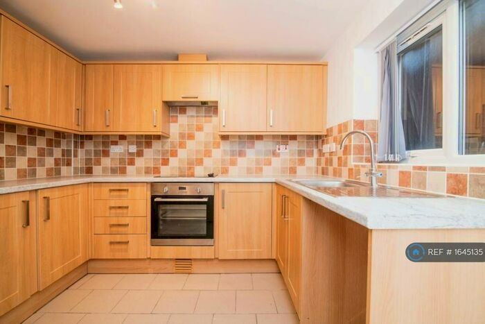 2 Bedroom Flat To Rent In Dudley Road, West Midland, B65