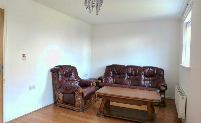 3 Bedroom Property To Rent In Saffin Drive, Bathpool, Taunton, TA2