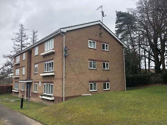 1 Bedroom Apartment To Rent In Pound Hill, RH10