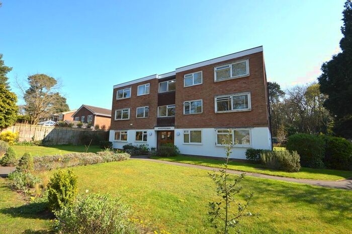1 Bedroom Flat For Sale In Elgin Road, Weybridge, KT13