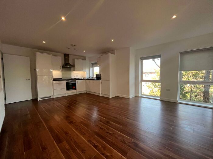 2 Bedroom Flat To Rent In Colliers Wood, SW19