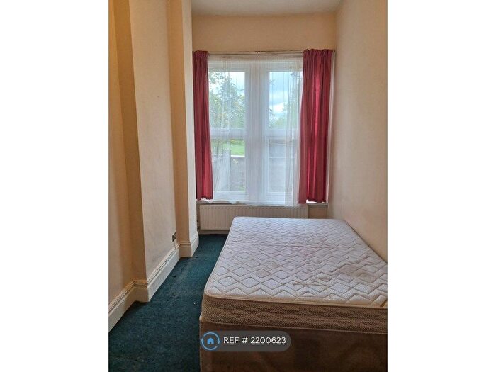 1 Bedroom Flat To Rent In Streatham Common North, London, SW16