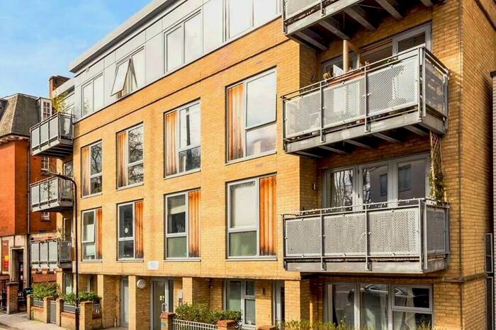 3 Bedroom Flat To Rent In Ramsgate Street, London, E8