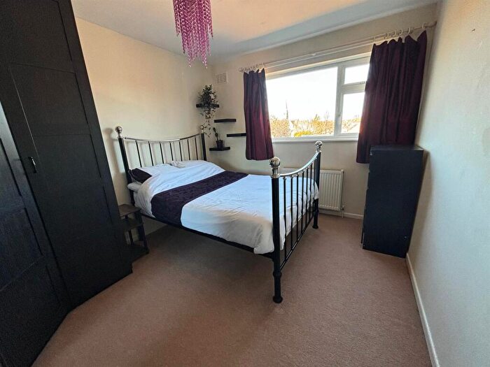 2 Bedroom Apartment For Sale In Upper Holly Walk, Leamington Spa, CV32