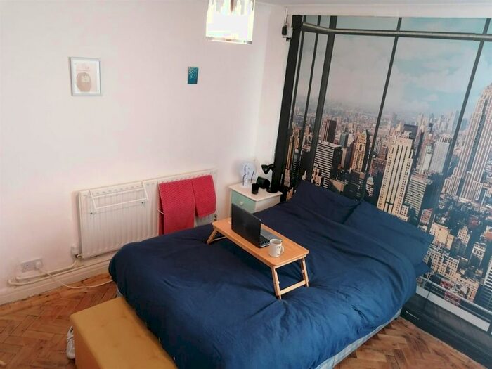 4 Bedroom Semi-Detached House To Rent In Ridgefield Road, Oxford, OX4