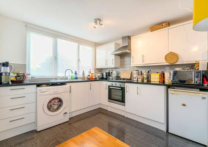 1 Bedroom Flat To Rent In Lower Addiscombe Road, East Croydon, Croydon, CR0