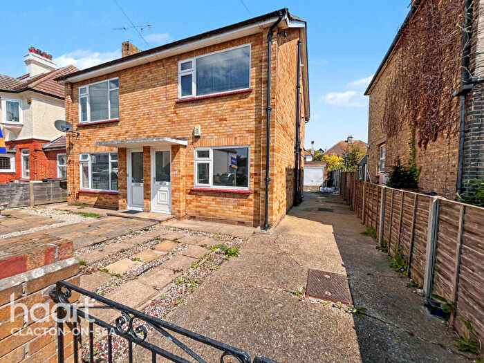 2 Bedroom Flat To Rent In Beaconsfield Road, Clacton-on-sea, CO15