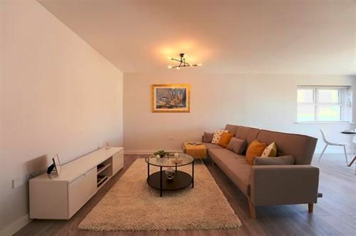 2 Bedroom Flat To Rent In Dower Court, Spencer Road, Rainham, RM13