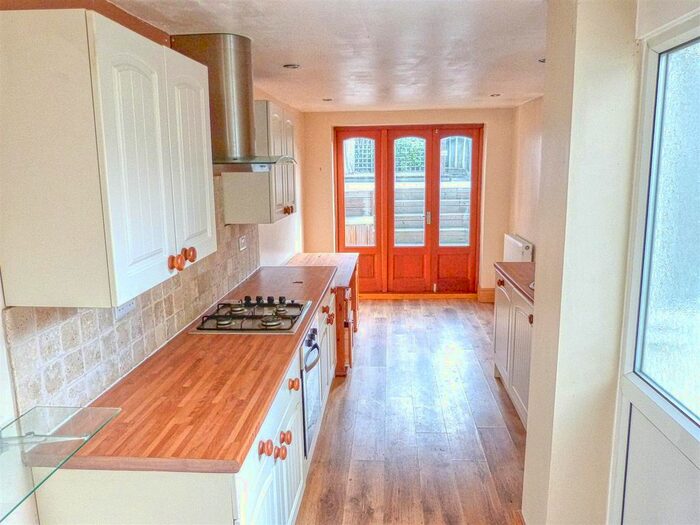 3 Bedroom End Of Terrace House To Rent In William Street North, Old Whittington, Chesterfield, Derbyshire, S41