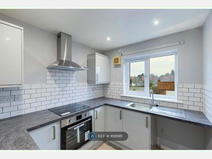 2 Bedroom Flat To Rent In Church View, Barton-Upon-Humber, DN18