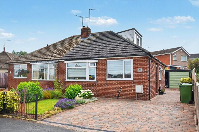3 Bedroom Bungalow For Sale In Kingsway, Garforth, Leeds, West Yorkshire, LS25