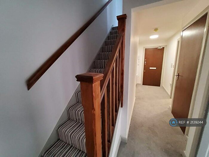 1 Bedroom Flat To Rent In Drake Street, Rochdale, OL16