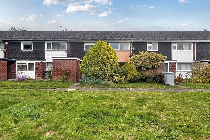 2 Bedroom Flat For Sale In Caldy Road, Handforth, SK9