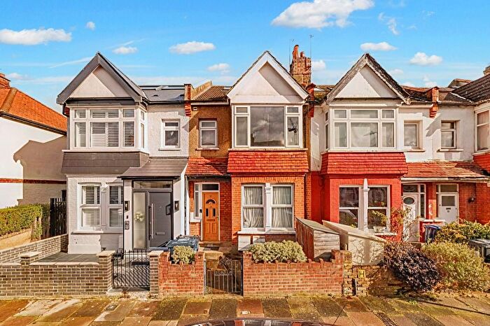 2 Bedroom Flat To Rent In Montague Road, Hanwell, W7